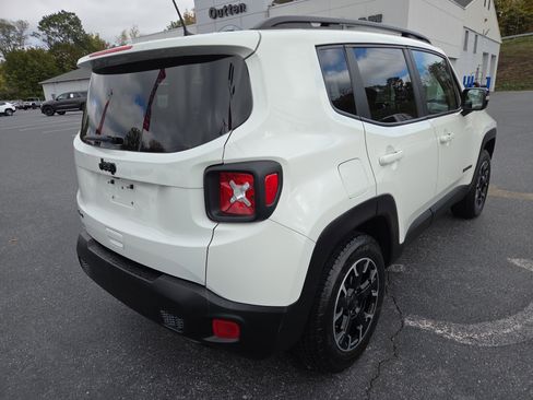 Certified 2023 Jeep Renegade Latitude AWD/4WD image 4