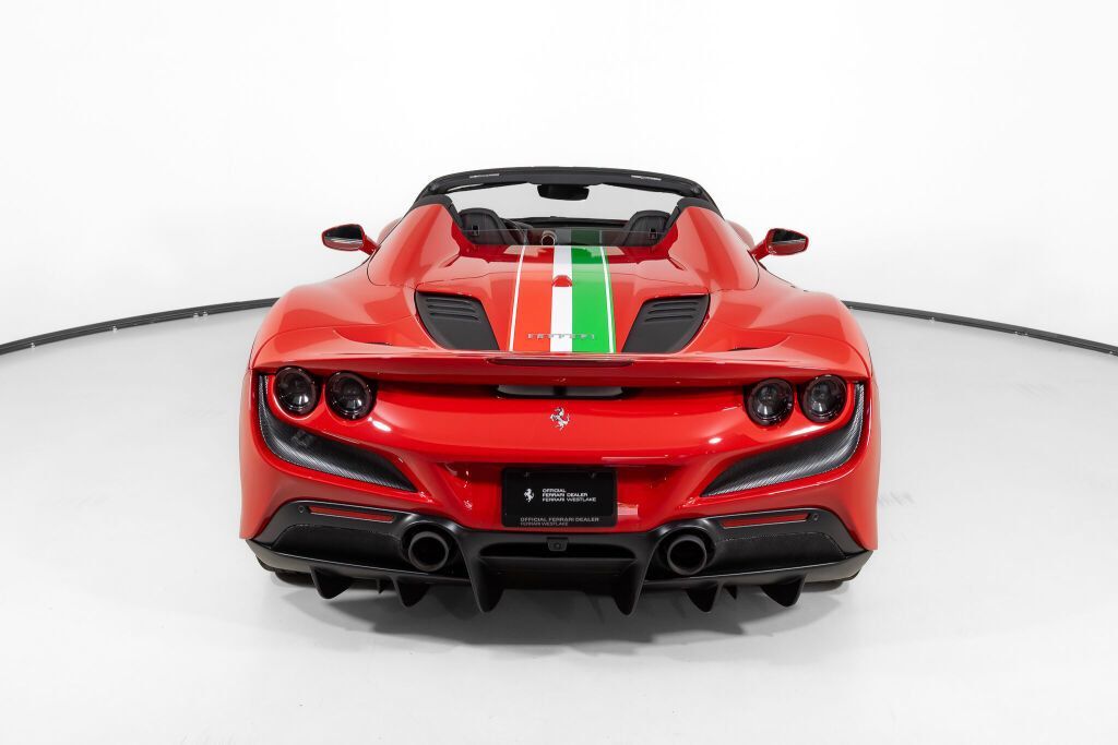 Used 2022 Ferrari F8 Tributo RWD image 7