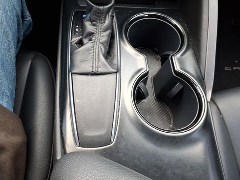 Used 2020 Toyota Camry SE image 13