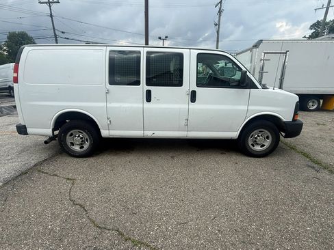 Used 2013 Chevrolet Express 2500 w/ Cold Climate Package RWD image 4