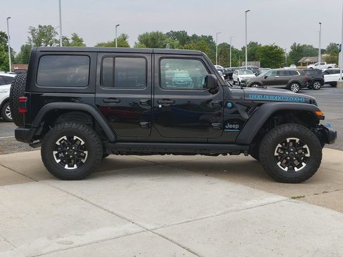 Used 2024 Jeep Wrangler Unlimited Rubicon 4xe w/ Convenience Group AWD/4WD image 18