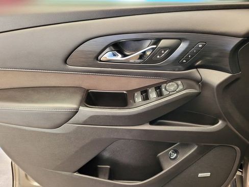 Used 2020 Chevrolet Traverse High Country image 22