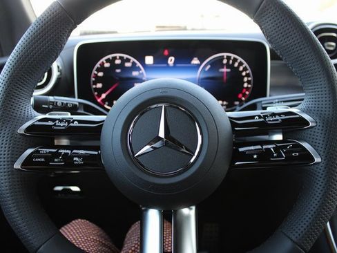 New 2025 Mercedes-Benz GLC 350e 4MATIC image 23