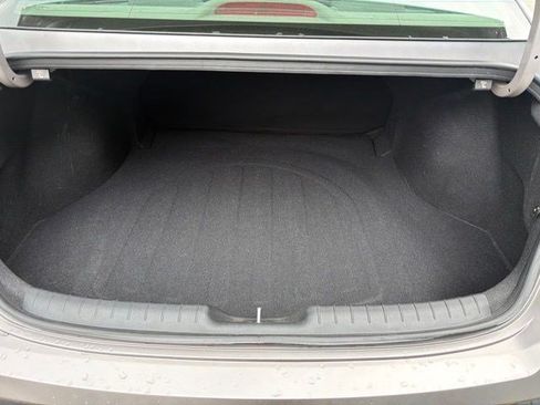Used 2024 Hyundai Elantra SE FWD image 16