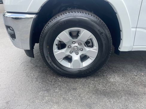 Used 2025 RAM 1500 Big Horn AWD/4WD image 9