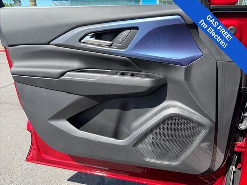 New 2026 Chevrolet Equinox EV LT image 9