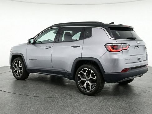 Used 2025 Jeep Compass Limited image 6