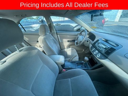Used 2005 Toyota Camry LE FWD image 3