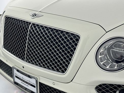 Used 2018 Bentley Bentayga Activity image 13
