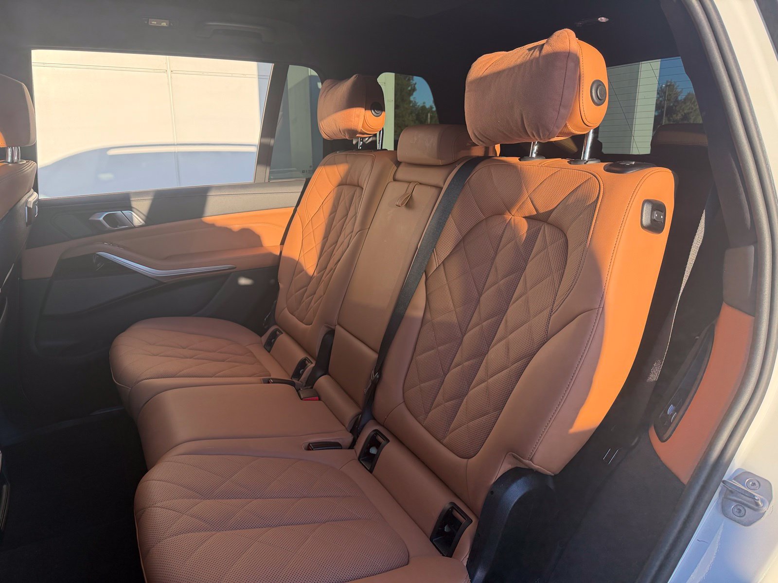 Used 2024 BMW X7 xDrive40i w/ M Sport Package AWD/4WD image 16