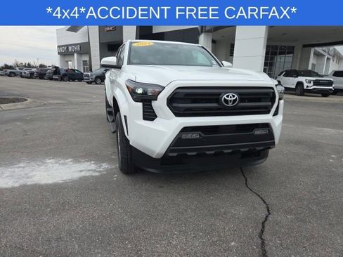 Used 2024 Toyota Tacoma SR5 image 4