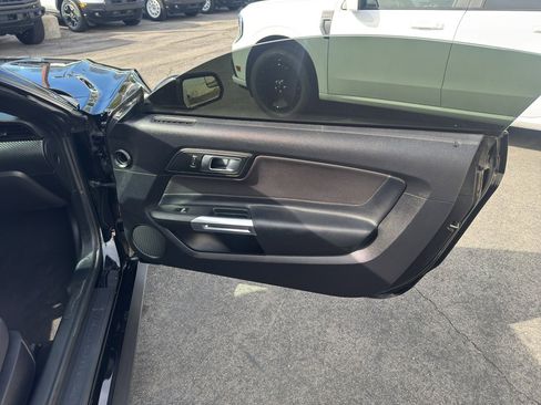 Used 2019 Ford Mustang Coupe image 18