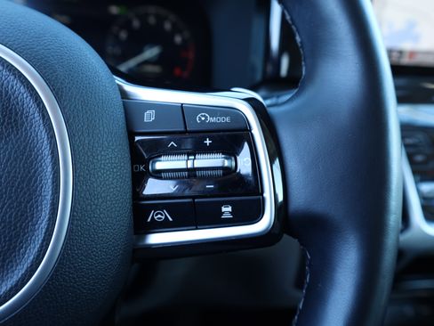 Used 2022 Kia Sorento SX Prestige w/ Panoramic Sunroof Package image 28