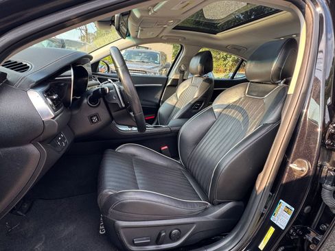 Used 2020 Genesis G70 2.0T w/ Elite Package image 13