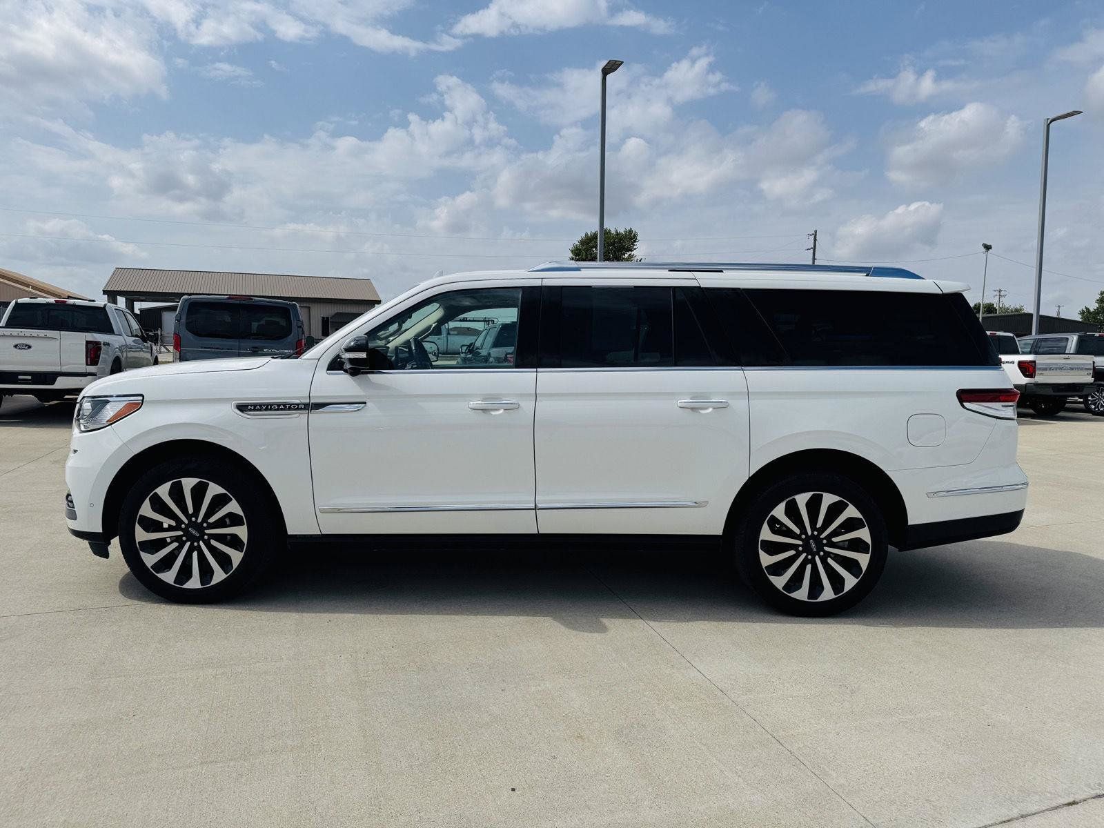 Used 2024 Lincoln Navigator L Reserve AWD/4WD image 47