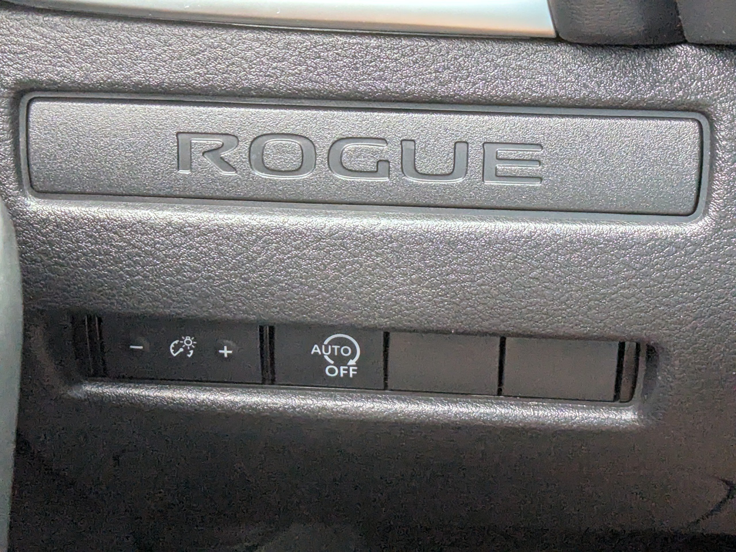 Used 2023 Nissan Rogue S FWD image 28