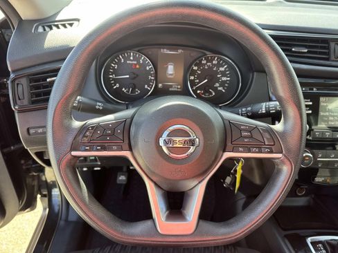 Used 2017 Nissan Rogue S w/ S Appearance Package image 21