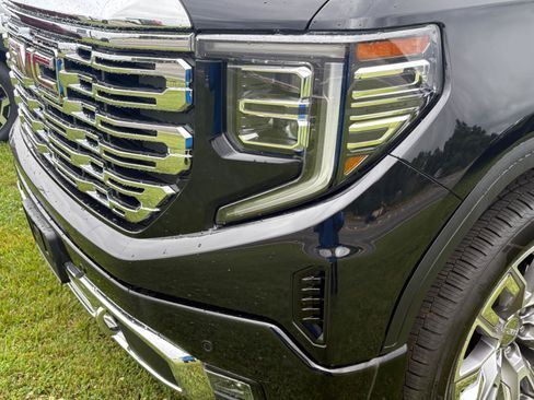 Used 2022 GMC Sierra 1500 Denali w/ Denali Reserve Package AWD/4WD image 18