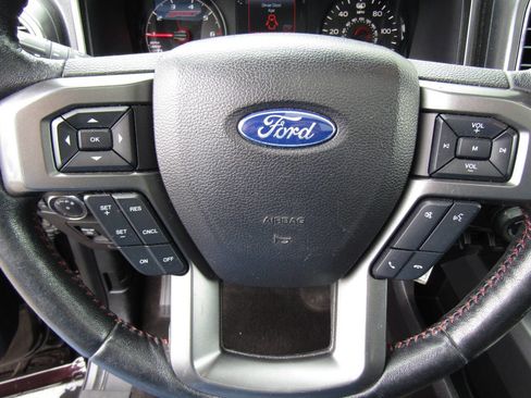 Used 2019 Ford F150 XLT w/ Equipment Group 302A Luxury AWD/4WD image 18