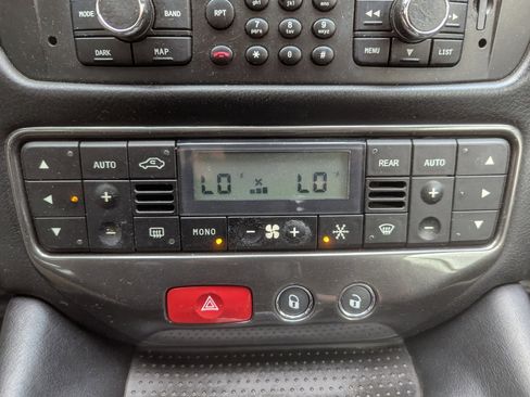 Used 2014 Maserati GranTurismo MC image 30