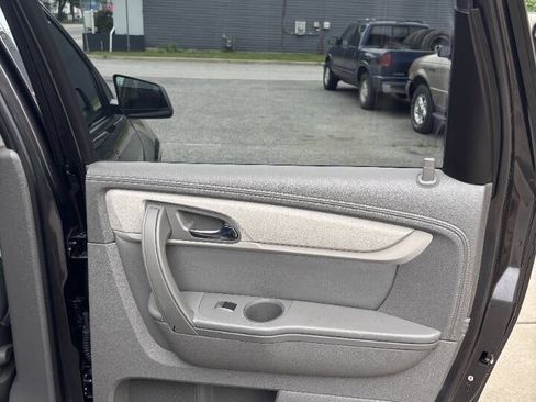 Used 2015 Chevrolet Traverse LS FWD image 18