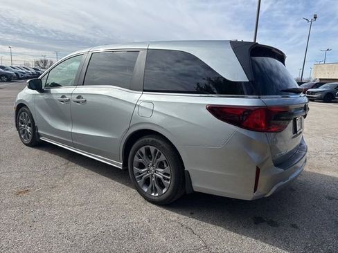 Used 2025 Honda Odyssey Touring image 4