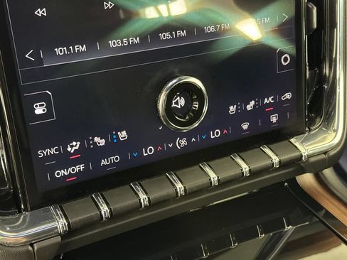 Certified 2025 GMC Yukon Denali AWD/4WD image 21
