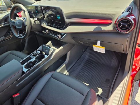 Certified 2026 Chevrolet Equinox RS w/ LPO, Floor Liner Package FWD image 17