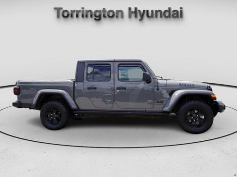 Used 2021 Jeep Gladiator Willys image 8