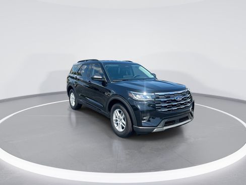 Used 2026 Ford Explorer Active RWD image 2