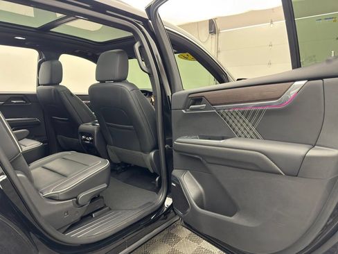 Used 2024 GMC Acadia Denali w/ LPO, Floor Liner Package AWD/4WD image 40