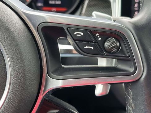 Used 2020 Porsche Macan Turbo image 19