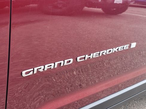 New 2026 Jeep Grand Cherokee L 4WD image 9