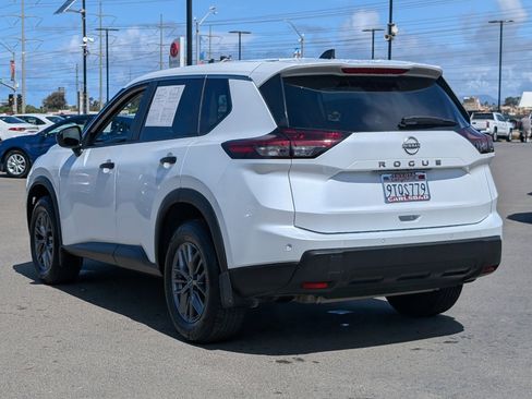Used 2025 Nissan Rogue S FWD image 12