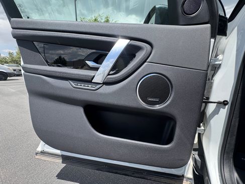 Used 2020 Land Rover Discovery Sport AWD/4WD image 30