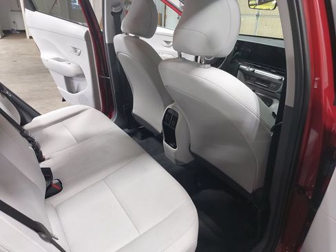 Certified 2025 Hyundai Kona SEL AWD/4WD image 11