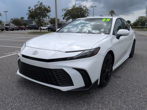Certified 2025 Toyota Camry SE FWD image 8