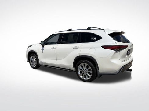Used 2020 Toyota Highlander Limited AWD/4WD image 3