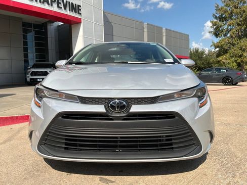 Used 2026 Toyota Corolla LE FWD image 3