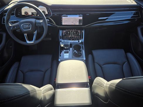 Used 2025 Audi Q8 Prestige w/ Prestige Package image 11
