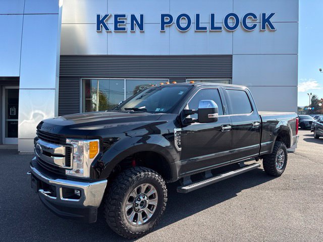 Used 2017 Ford F250 XLT w/ XLT Premium Package AWD/4WD image 2