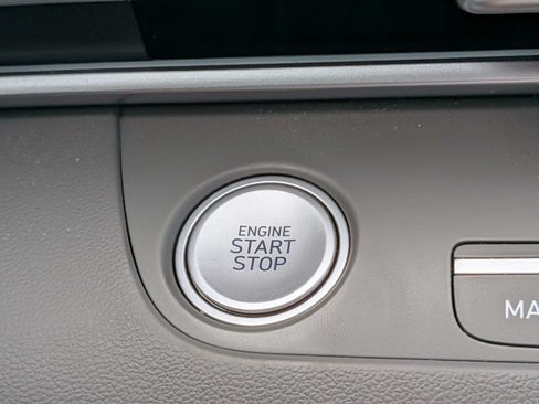 Used 2025 Hyundai Elantra SEL FWD image 24