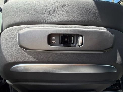 Used 2026 BMW X7 xDrive40i AWD/4WD image 30