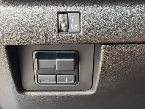 Used 2025 Chevrolet Colorado Trail Boss AWD/4WD image 21