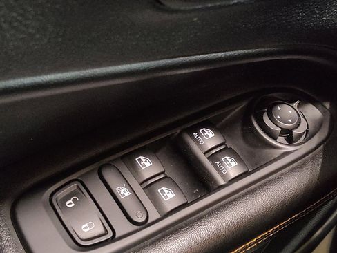 Used 2019 Jeep Compass Limited image 27