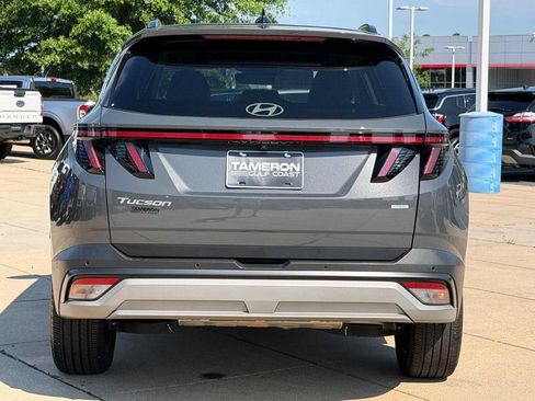 Used 2025 Hyundai Tucson Limited AWD/4WD image 3
