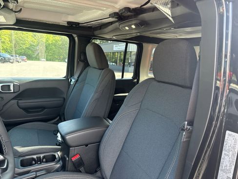 New 2025 Jeep Wrangler Sport S image 10