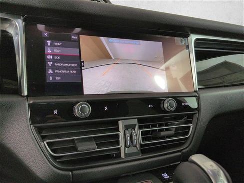 New 2026 Porsche Macan image 13