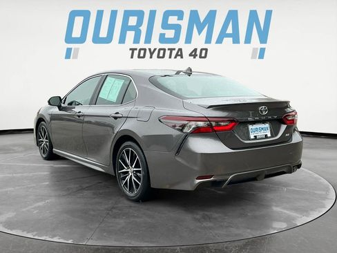 Used 2024 Toyota Camry SE image 5