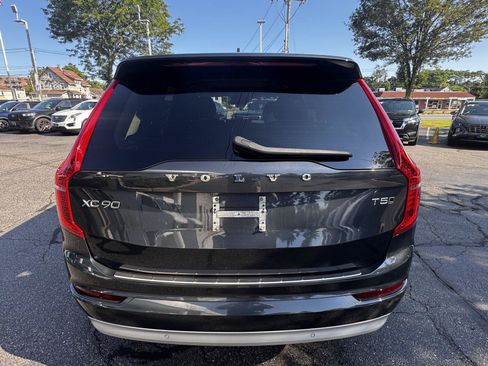 Used 2022 Volvo XC90 T5 Momentum w/ Climate Package AWD/4WD image 5
